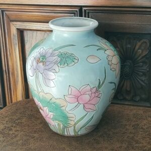 Chinese Porcelain Hand Painted Famille Rose Floral Vase